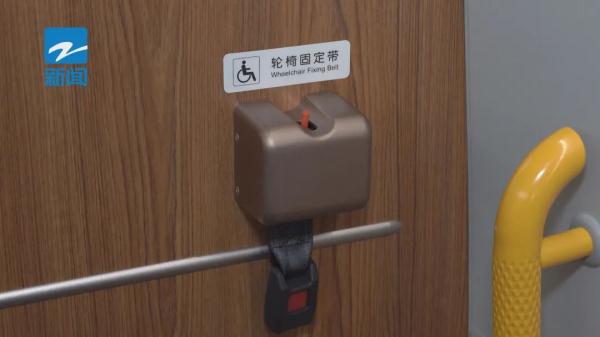 太惊艳了!亚运列车亮相 太惊艳了!亚运列车亮相