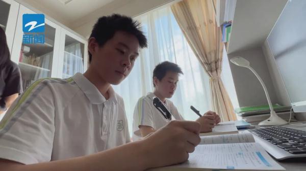 哥哥692分浙大，弟弟682分交大！双胞胎眼里的学习有点不一样