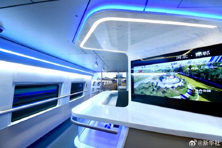 复兴号亚运智能动车组在长春亮相