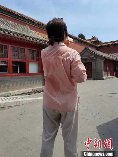 日薪千元，“一导难求”