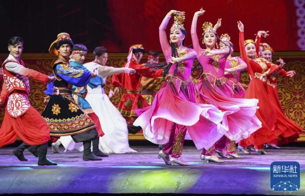 第六届中国新疆国际民族舞蹈节开幕 第六届中国新疆国际民族舞蹈节开幕