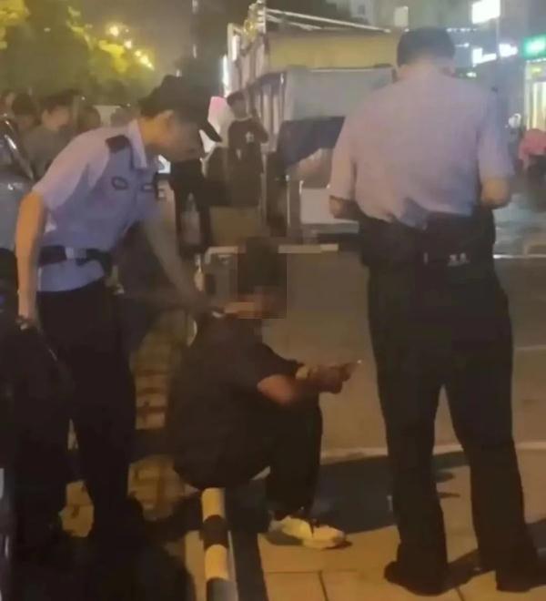 太原警方通报:男子将一男一女捅死,嫌犯被当场控制! 太原警方通报:男子将一男一女捅死,嫌犯被当场控制!