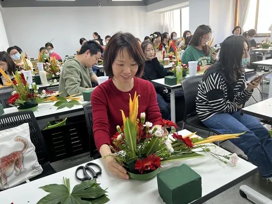 教瑜伽、懂茶道，当保姆也有本科文凭！上海首批家政学本科生毕业