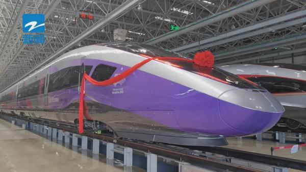 太惊艳了!亚运列车亮相 太惊艳了!亚运列车亮相