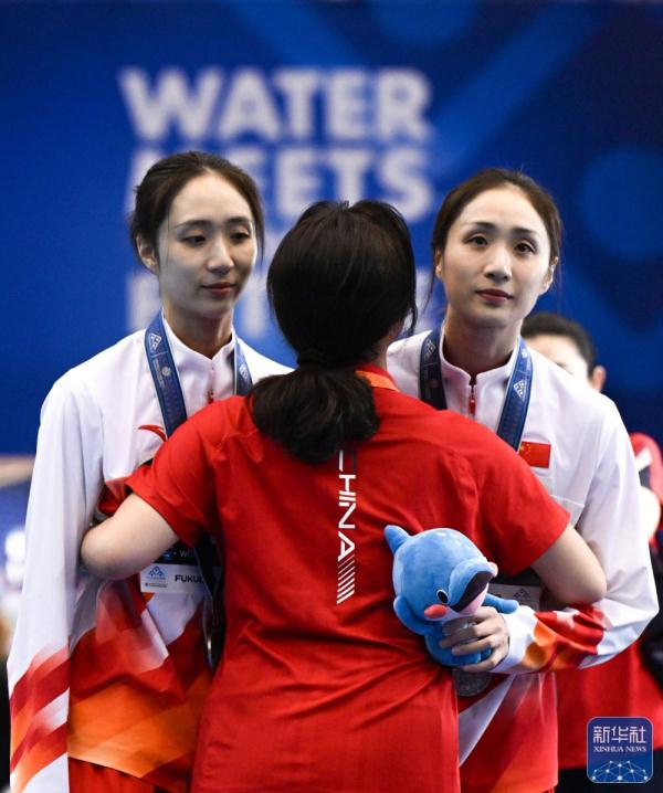 游泳世锦赛丨花样游泳女子双人自由自选：王柳懿/王芊懿获亚军