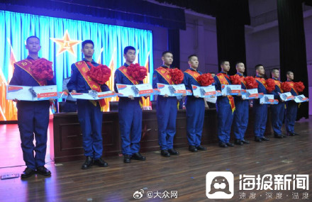 最牛新生!数百名新飞行学员乘坐运-20上大学 最牛新生!数百名新飞行学员乘坐运-20上大学