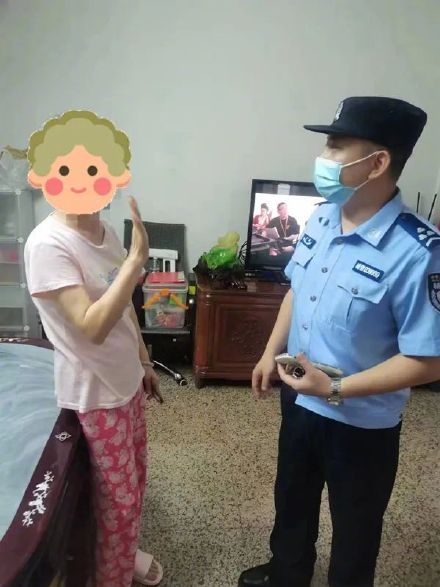 用老人机也不放过? 骗子让老人去买智能手机“接受”诈骗,被民警及时拦截 用老人机也不放过? 骗子让老人去买智能手机“接受”诈骗,被民警及时拦截