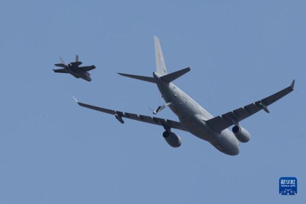 比利时举行阅兵式庆祝国庆日