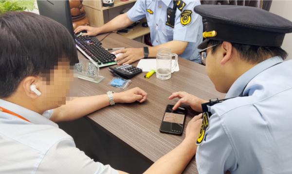 一天群发22万条! 上海打击电话贷款中介黑灰产业链 一天群发22万条! 上海打击电话贷款中介黑灰产业链