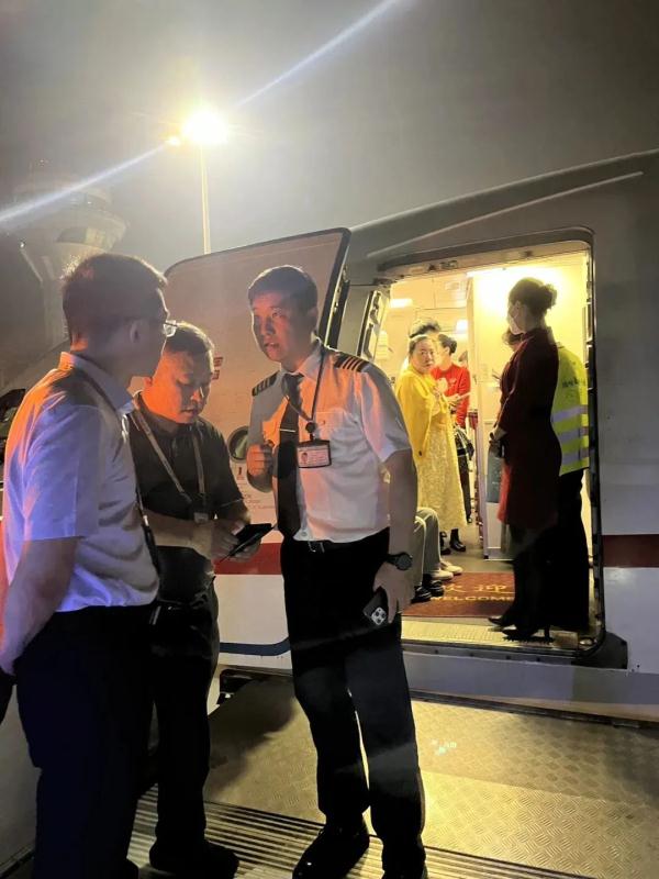 3U8985航班，紧急备降扬泰机场！