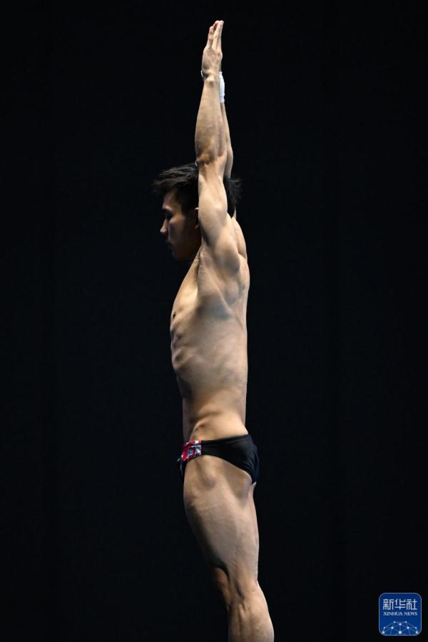 游泳世锦赛 | 跳水男子十米台：练俊杰、杨昊分获二、三名，无缘金牌