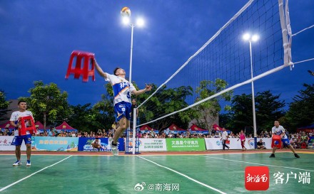 刘晏含板凳排球初体验