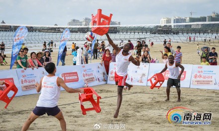 刘晏含板凳排球初体验