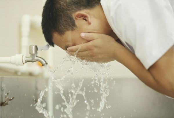 “冬病夏治”煎药忙 “冬病夏治”煎药忙