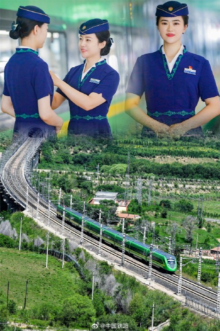 草原城际动车组乘务员换新装 草原城际动车组乘务员换新装