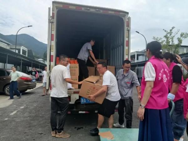 连夜驰援，已转移1100多人！富阳遭遇罕见短时局地暴雨，最新情况→