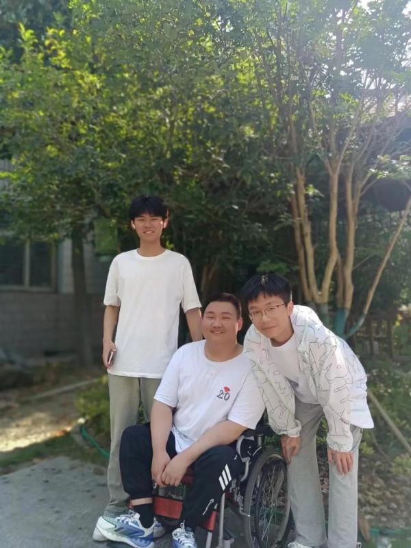 圆梦！“轮椅男孩”被安徽大学录取
