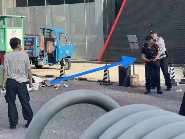 离婚官司开庭前两日 长沙一男子当街杀妻 家属称她有男方重婚证据 离婚官司开庭前两日 长沙一男子当街杀妻 家属称她有男方重婚证据