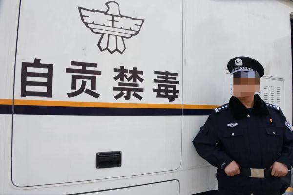 他退休当天，妻子一条朋友圈让人“破防”