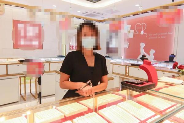 海南一珠宝店超50万元黄金被盗!店长这个举动让警方怀疑… 海南一珠宝店超50万元黄金被盗!店长这个举动让警方怀疑…