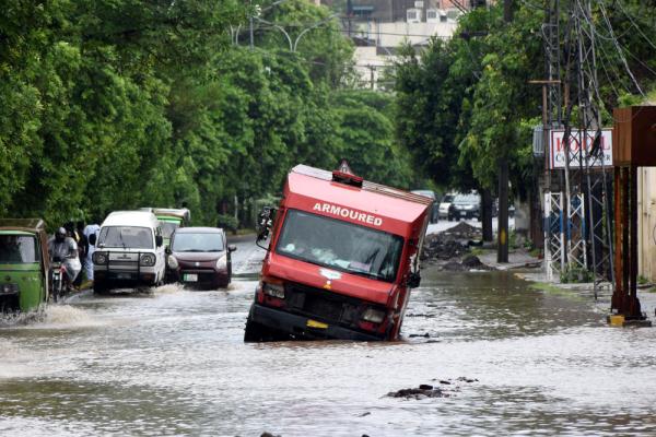 巴基斯坦拉合尔：强降雨致局部内涝