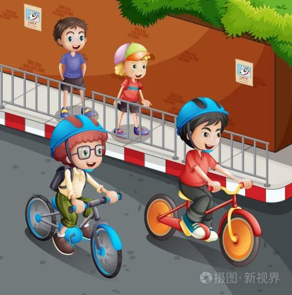 两名儿童竟驾乘三轮车上路