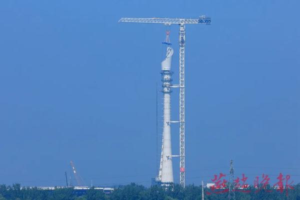 滹沱河特大桥主塔成功封顶