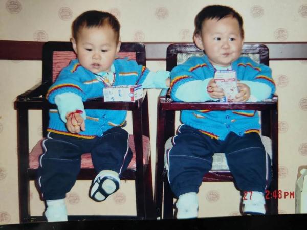 神同步！双胞胎被西安交大录取，又是同班同学