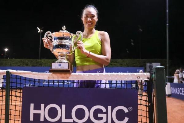 祝贺！郑钦文拿下职业生涯首冠