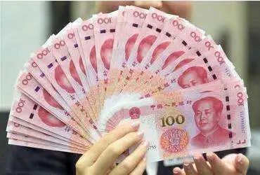 为博眼球烧“百元大钞”点烟？警方：抓你没商量