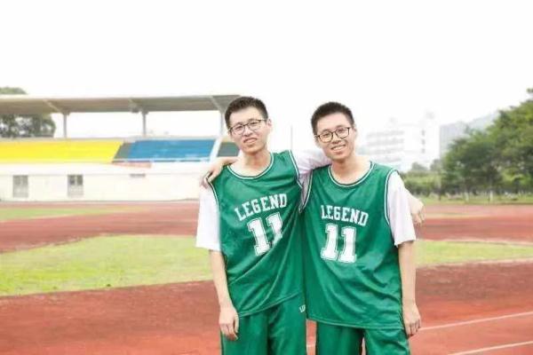 神同步！双胞胎被西安交大录取，又是同班同学