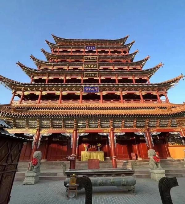 突发！千年古寺着火→