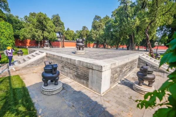 先农坛宰牲亭首次揭面纱!其屋顶被称为“明代官式建筑的孤例” 先农坛宰牲亭首次揭面纱!其屋顶被称为“明代官式建筑的孤例”