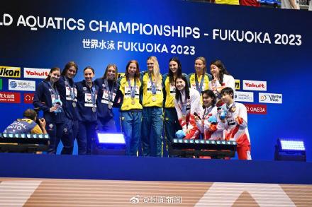 中国队女子4乘100自由泳接力铜牌 刷新了亚洲纪录