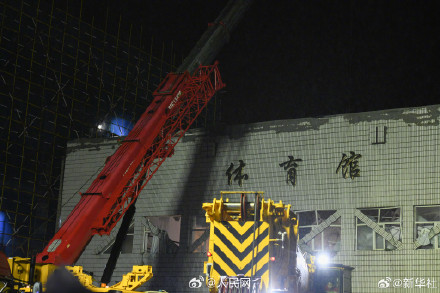 齐齐哈尔34中体育馆坍塌救援结束 齐齐哈尔34中体育馆坍塌救援结束