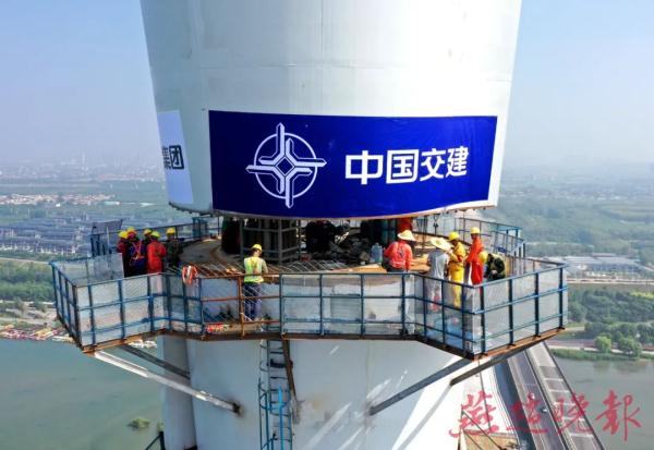 滹沱河特大桥主塔成功封顶