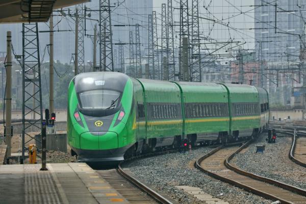 泰山脚下百年老站重启“复兴号”