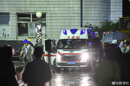 齐齐哈尔34中体育馆坍塌救援结束 齐齐哈尔34中体育馆坍塌救援结束