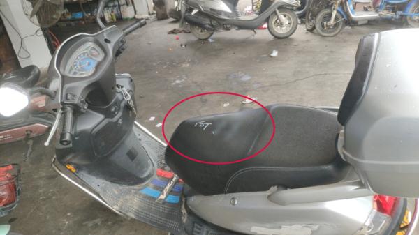 一定是特别的“缘分”!男子想给摩托车换锁,谁知道换锁师傅和ta关系不简单 一定是特别的“缘分”!男子想给摩托车换锁,谁知道换锁师傅和ta关系不简单