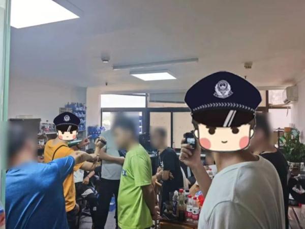 “官换机”打折卖？一制售假冒品牌手机窝点被端，涉案300多万！
