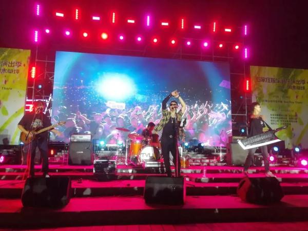 石家庄继续“摇滚”:引入外地乐队,“10后”也登台亮嗓 石家庄继续“摇滚”:引入外地乐队,“10后”也登台亮嗓