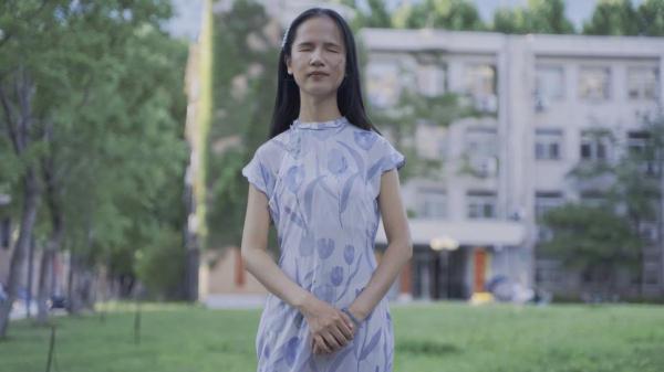 全国首位视障播音硕士董丽娜：诵读成为我回馈社会的一种方式