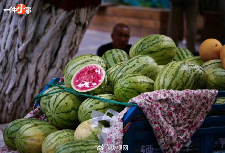 沦陷在夏天的西瓜摊