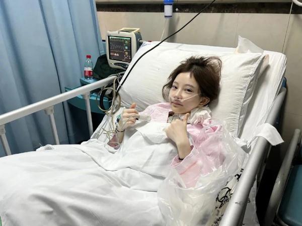 女歌手自曝,罹患癌症晚期! 女歌手自曝,罹患癌症晚期!