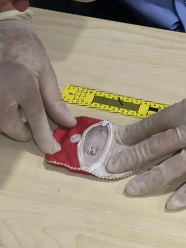 343万的裸钻被调包,男子如何偷天换日?上海警方快速破获钻石盗窃案 343万的裸钻被调包,男子如何偷天换日?上海警方快速破获钻石盗窃案