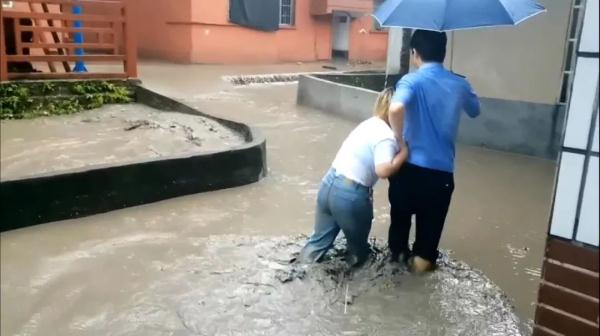 “警容不整”？真帅！