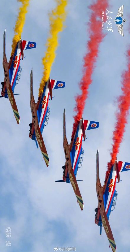 高清大图来了！中国战机翱翔天空震撼大片