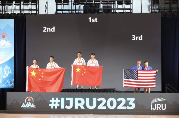 快到看不见!中国选手再破跳绳世界纪录 快到看不见!中国选手再破跳绳世界纪录