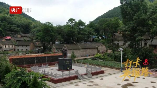 双腿被炸断还坚持战斗，27岁的英雄孙占元拉响手雷与敌人同归于尽