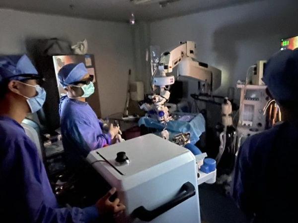 中山大学团队研发5G机器人实现远程高精眼科手术